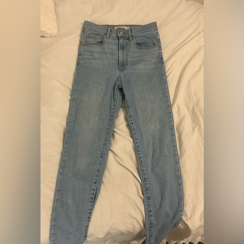 Levi's Women's Light Blue Skinny Jeans